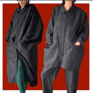 Red Sky Holiday Set - Black shimmery tonal waves oversized fit